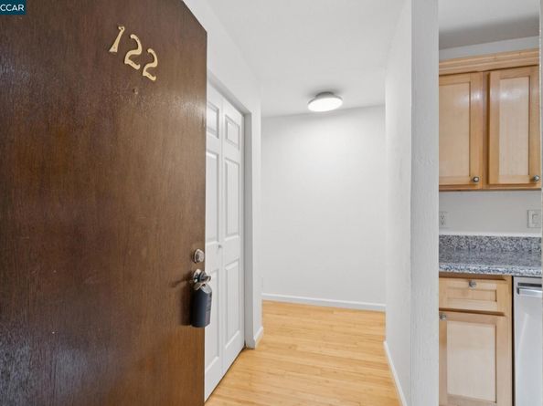 150 Pearl St 122, Oakland CA 94611