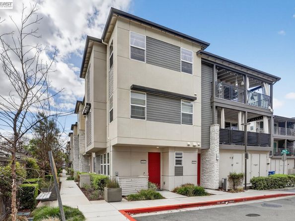 411 Rhythm Ln, Hayward CA 94544