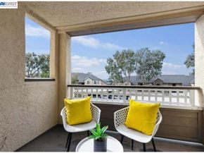 680 Dartmore Lane 260, Hayward CA 94544