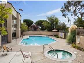 680 Dartmore Lane 260, Hayward CA 94544
