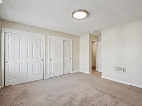 960 Shorepoint Ct 120, Alameda CA 94501