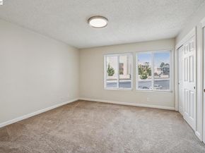 960 Shorepoint Ct 120, Alameda CA 94501