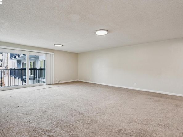 960 Shorepoint Ct 120, Alameda CA 94501