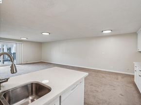 960 Shorepoint Ct 120, Alameda CA 94501