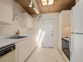7279 Snake Rd, Oakland CA 94611