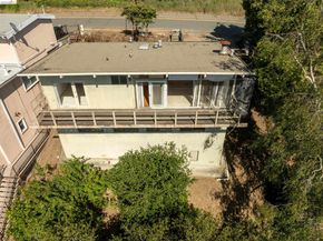 7279 Snake Rd, Oakland CA 94611
