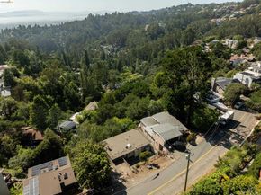 7279 Snake Rd, Oakland CA 94611