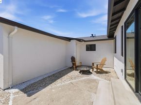 4683 De Silva St., Fremont CA 94538