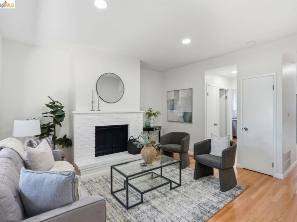 3800 Maybelle Ave 7, Oakland CA 94619