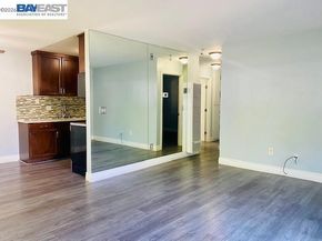 2500 Copa Del Oro Dr, Union City CA 94587