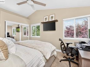 308 Mulqueeney St, Livermore CA 94550