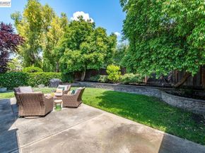 308 Mulqueeney St, Livermore CA 94550
