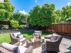 308 Mulqueeney St, Livermore CA 94550