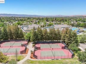 308 Mulqueeney St, Livermore CA 94550