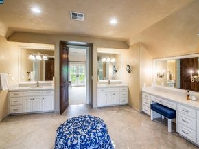 53 Hidden Oaks Dr, Lafayette CA 94549