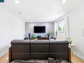 1079 Ginger Ln, San Jose CA 95128