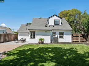 1378 Canterbury Dr, Concord CA 94521