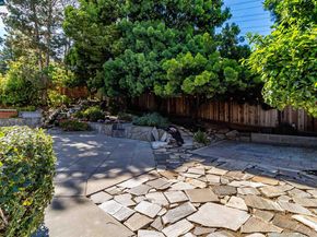 220 Valley Glen Ln, Martinez CA 94553