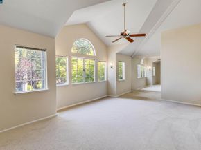 220 Valley Glen Ln, Martinez CA 94553