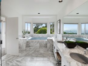 6841 Estates Dr, Oakland CA 94611