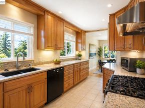 17676 Garland Ct, Castro Valley CA 94546