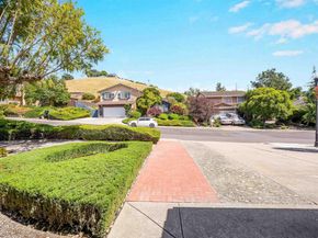 121 Violet Rd, Hercules CA 94547