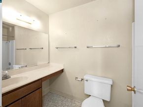 121 Violet Rd, Hercules CA 94547
