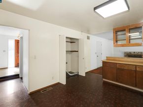 121 Violet Rd, Hercules CA 94547