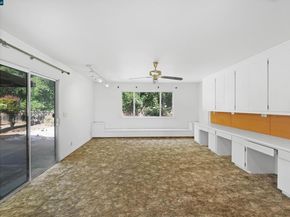 121 Violet Rd, Hercules CA 94547
