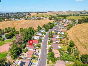 121 Violet Rd, Hercules CA 94547