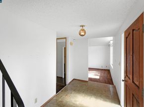 121 Violet Rd, Hercules CA 94547