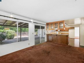 121 Violet Rd, Hercules CA 94547