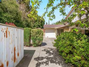 121 Violet Rd, Hercules CA 94547