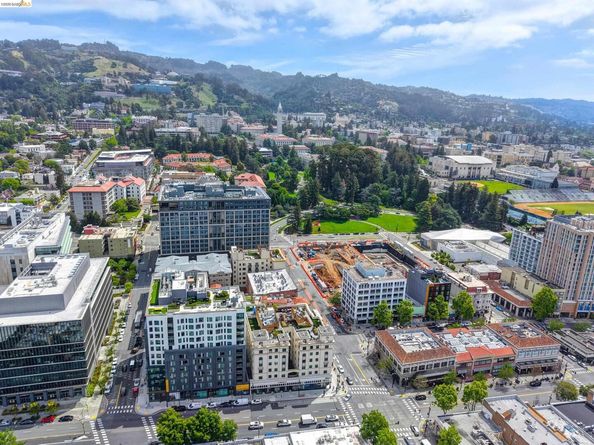 2009 Berkeley Way, Berkeley CA 94704