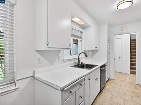 2083 Donald Dr, Moraga CA 94556