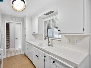 2083 Donald Dr, Moraga CA 94556