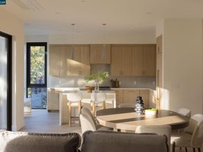 950 Hough Ave 201, Lafayette CA 94549