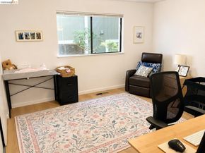 8761 Mountain Blvd 11, Oakland CA 94605