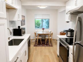 8761 Mountain Blvd 11, Oakland CA 94605
