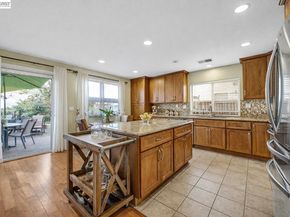 15100 Shining Star Ln, San Leandro CA 94579