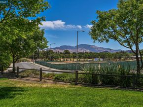 106 Southern Oak Dr, Pleasant Hill CA 94523