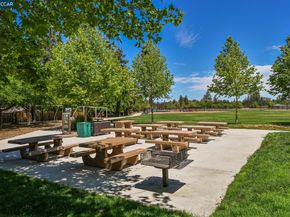 106 Southern Oak Dr, Pleasant Hill CA 94523