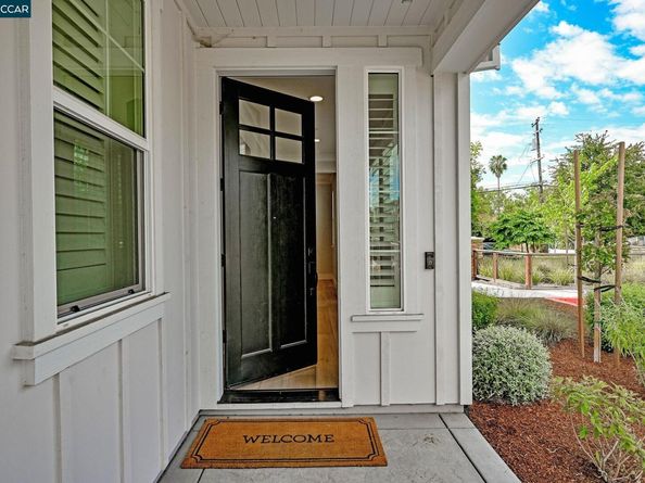 106 Southern Oak Dr, Pleasant Hill CA 94523