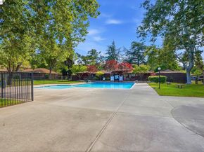 5505 Roundtree Dr B, Concord CA 94521