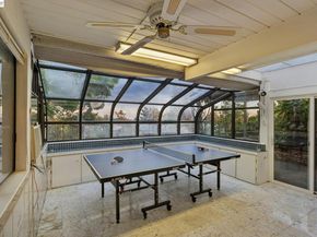 8077 Shay Dr, Oakland CA 94605