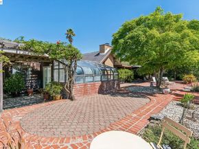 8077 Shay Dr, Oakland CA 94605