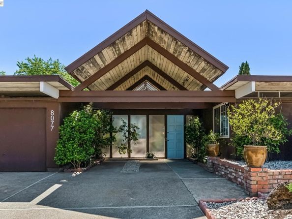 8077 Shay Dr, Oakland CA 94605