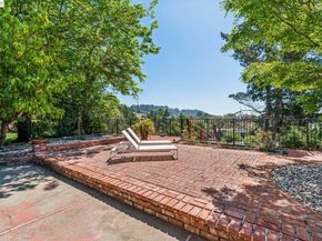 8077 Shay Dr, Oakland CA 94605