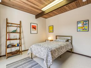 8077 Shay Dr, Oakland CA 94605