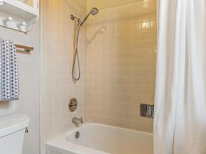 8077 Shay Dr, Oakland CA 94605